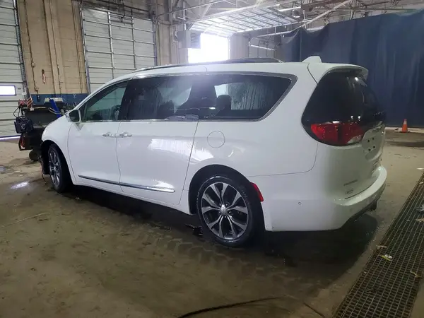 2C4RC1GGXHR744973 2017 CHRYSLER PACIFICA - Image 2