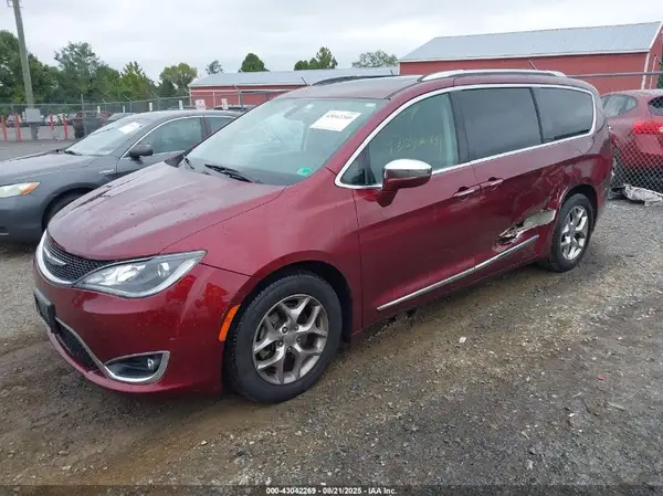 2C4RC1GGXHR753592 2017 CHRYSLER PACIFICA - Image 2