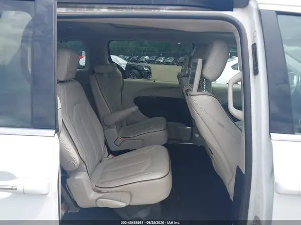 2C4RC1GGXHR754385 2017 CHRYSLER PACIFICA - Image 8
