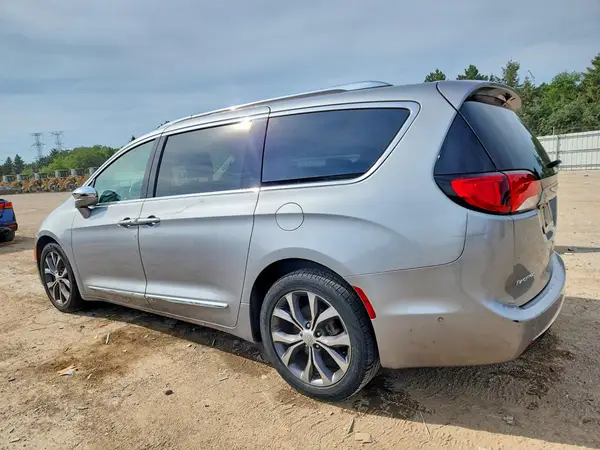 2C4RC1GGXJR112609 2018 CHRYSLER PACIFICA - Image 2