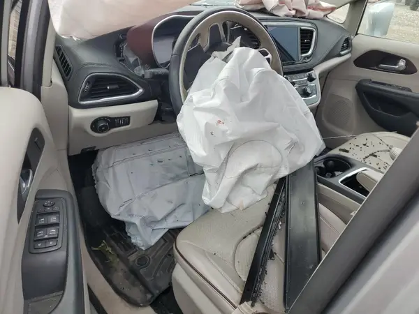 2C4RC1GGXJR171627 2018 CHRYSLER PACIFICA - Image 8