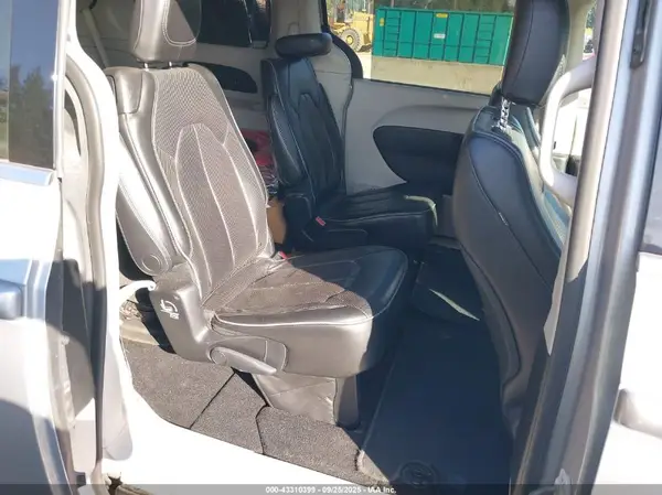 2C4RC1GGXJR185527 2018 CHRYSLER PACIFICA - Image 8