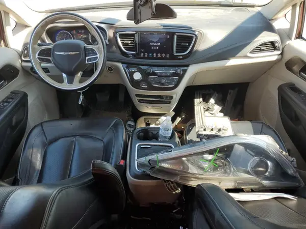 2C4RC1GGXJR198438 2018 CHRYSLER PACIFICA - Image 8