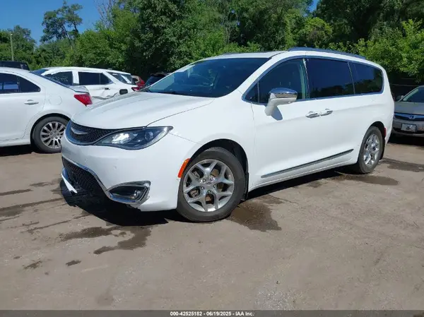 2C4RC1GGXJR226349 2018 CHRYSLER PACIFICA - Image 2