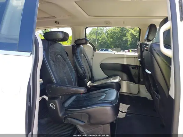 2C4RC1GGXJR226349 2018 CHRYSLER PACIFICA - Image 8