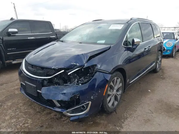 2C4RC1GGXJR245869 2018 CHRYSLER PACIFICA - Image 2