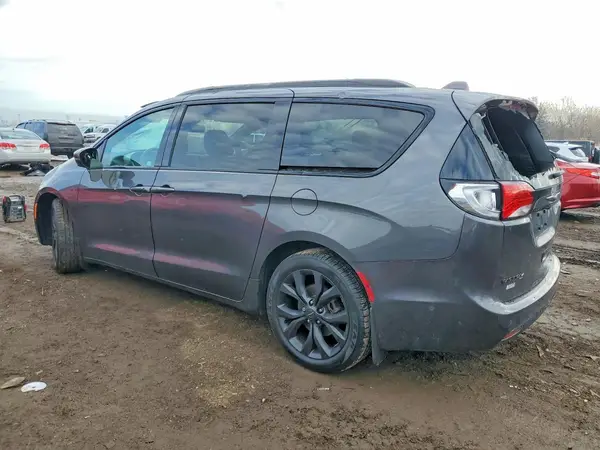 2C4RC1GGXJR259898 2018 CHRYSLER PACIFICA - Image 2