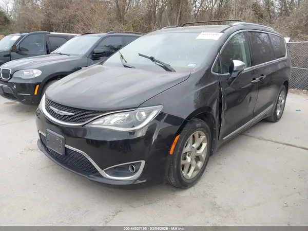 2C4RC1GGXJR272408 2018 CHRYSLER PACIFICA - Image 2
