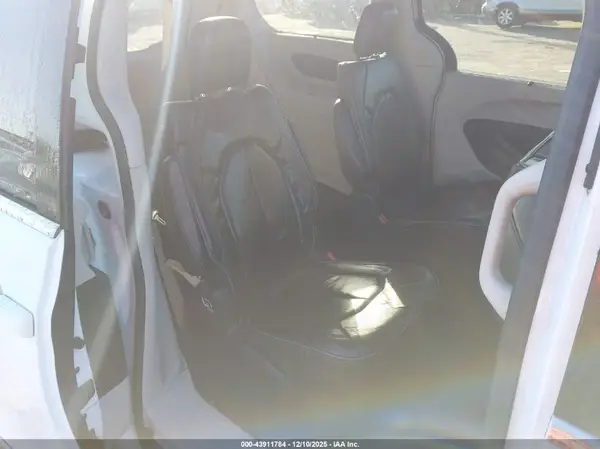 2C4RC1GGXJR320361 2018 CHRYSLER PACIFICA - Image 8