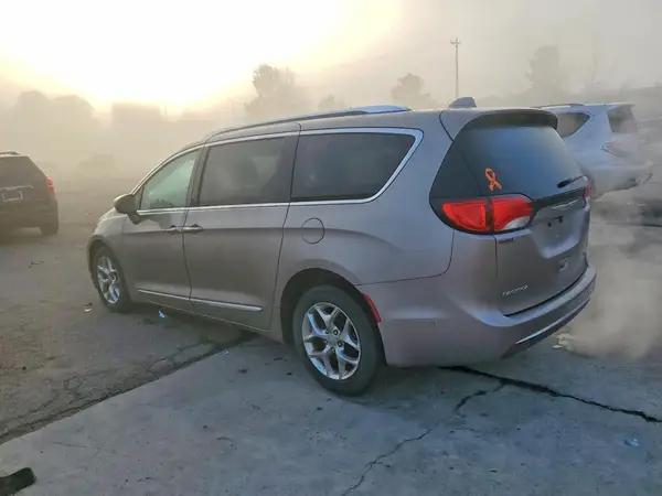 2C4RC1GGXJR330968 2018 CHRYSLER PACIFICA - Image 2