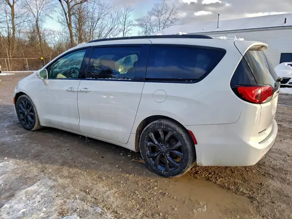 2C4RC1GGXJR354297 2018 CHRYSLER PACIFICA - Image 2