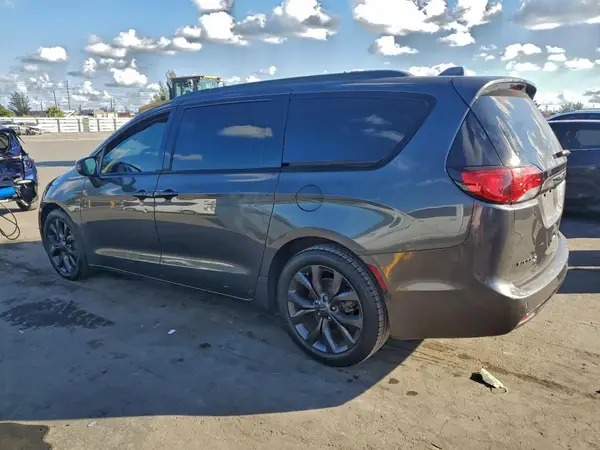 2C4RC1GGXJR358317 2018 CHRYSLER PACIFICA - Image 2