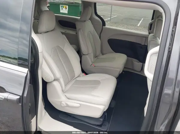 2C4RC1H70HR765071 2017 CHRYSLER PACIFICA - Image 8