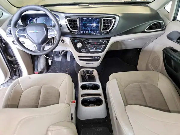2C4RC1H70JR125142 2018 CHRYSLER PACIFICA - Image 8