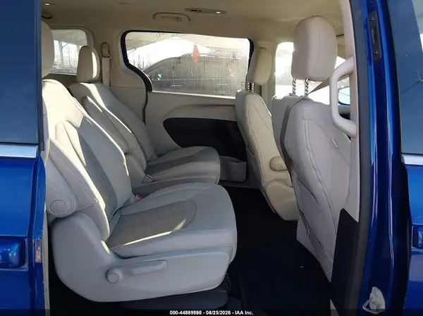 2C4RC1H70JR276238 2018 CHRYSLER PACIFICA - Image 8
