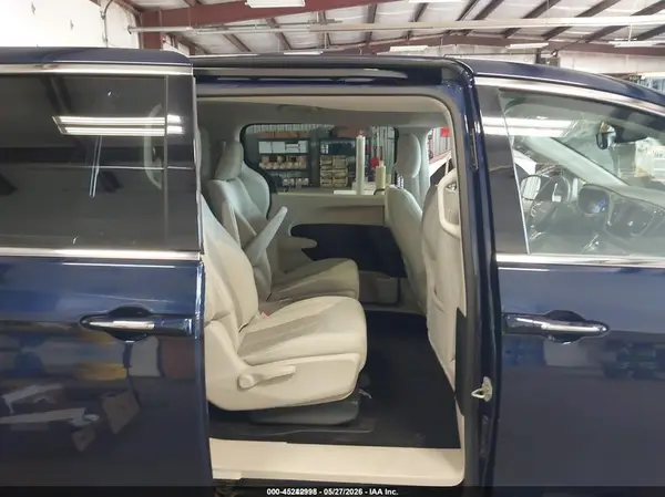 2C4RC1H70JR276241 2018 CHRYSLER PACIFICA - Image 8
