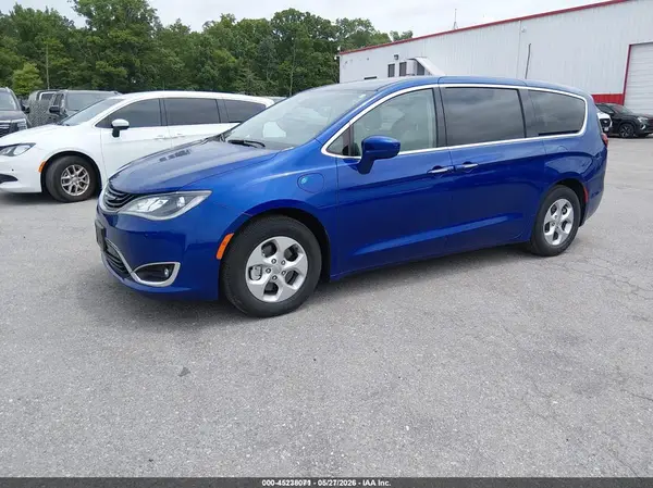 2C4RC1H70JR289720 2018 CHRYSLER PACIFICA - Image 2