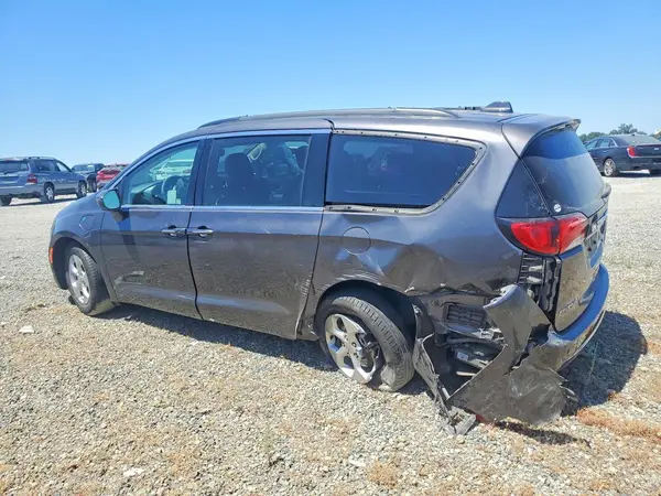 2C4RC1H70JR293587 2018 CHRYSLER PACIFICA - Image 2