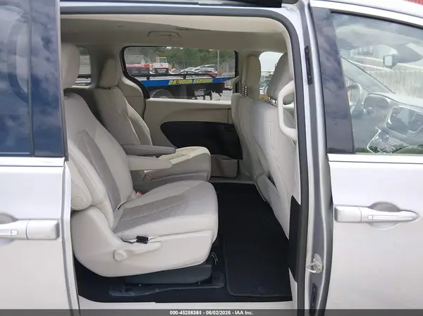 2C4RC1H70JR331304 2018 CHRYSLER PACIFICA - Image 8