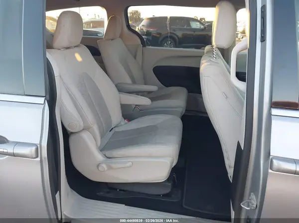 2C4RC1H70JR332968 2018 CHRYSLER PACIFICA - Image 8