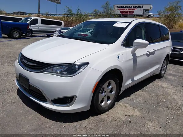 2C4RC1H71HR797463 2017 CHRYSLER PACIFICA - Image 2