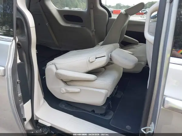 2C4RC1H71HR797480 2017 CHRYSLER PACIFICA - Image 8