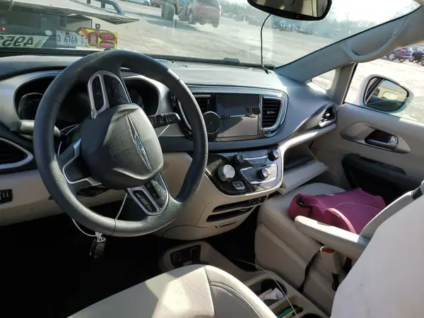 2C4RC1H71JR159333 2018 CHRYSLER PACIFICA - Image 8