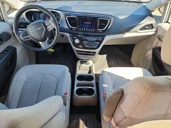 2C4RC1H72HR500703 2017 CHRYSLER PACIFICA - Image 8