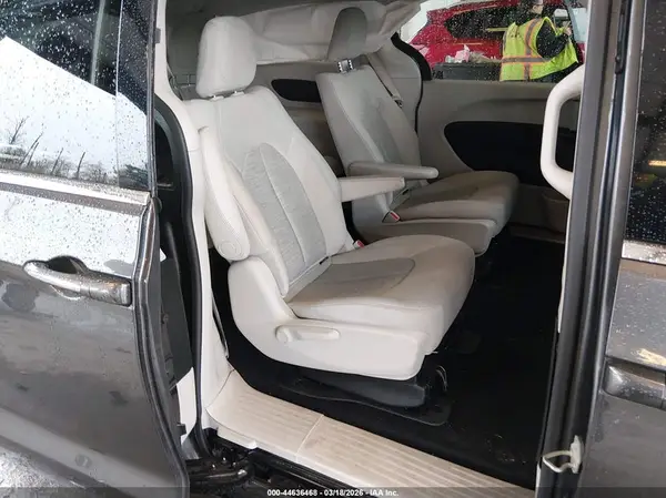 2C4RC1H72JR278170 2018 CHRYSLER PACIFICA - Image 8