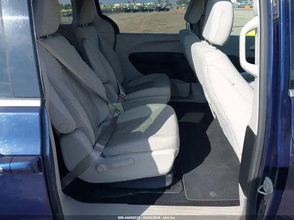 2C4RC1H72JR332969 2018 CHRYSLER PACIFICA - Image 8