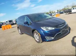 2C4RC1H72JR332972 2018 CHRYSLER PACIFICA