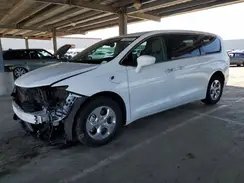 2C4RC1H72KR590300 2019 CHRYSLER PACIFICA