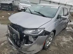 2C4RC1H73JR125068 2018 CHRYSLER PACIFICA