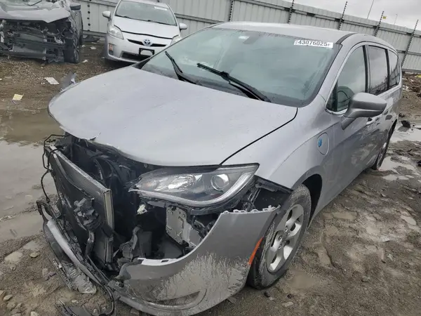 2C4RC1H73JR125068 2018 CHRYSLER PACIFICA - Image 1