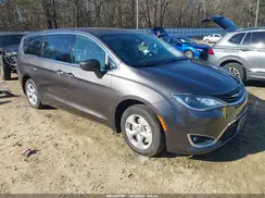 2C4RC1H73JR158281 2018 CHRYSLER PACIFICA