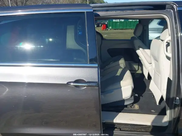 2C4RC1H73JR158281 2018 CHRYSLER PACIFICA - Image 8