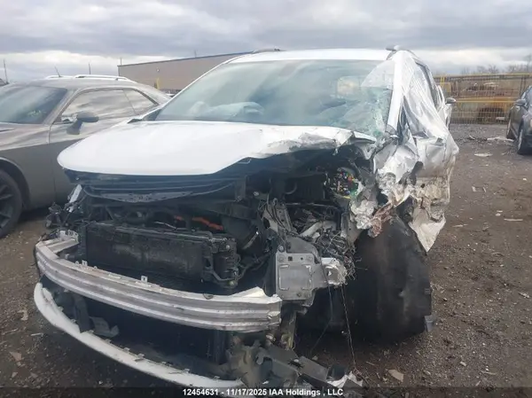 2C4RC1H73JR175677 2018 CHRYSLER PACIFICA - Image 2