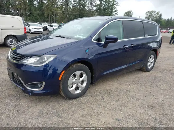 2C4RC1H73JR276248 2018 CHRYSLER PACIFICA - Image 2