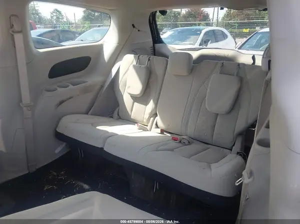 2C4RC1H74JR155485 2018 CHRYSLER PACIFICA - Image 8