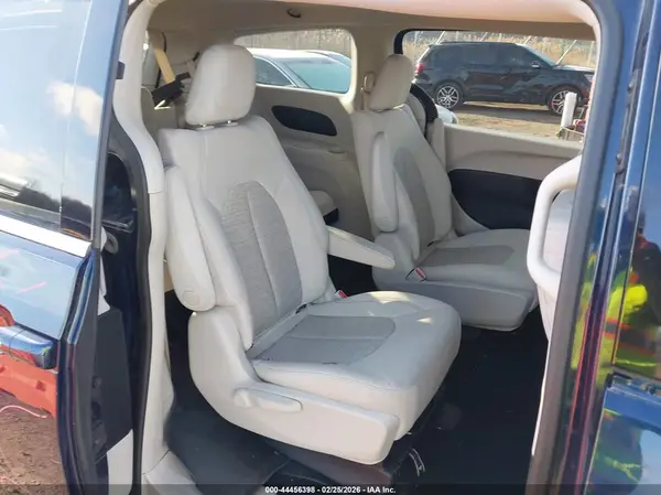 2C4RC1H74JR262360 2018 CHRYSLER PACIFICA - Image 8