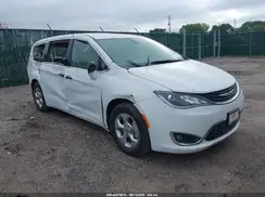 2C4RC1H74JR295049 2018 CHRYSLER PACIFICA