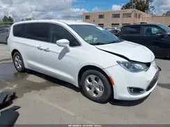 2C4RC1H74JR365164 2018 CHRYSLER PACIFICA