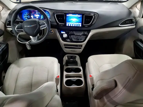 2C4RC1H75JR195283 2018 CHRYSLER PACIFICA - Image 8