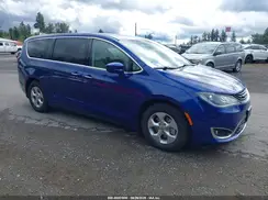 2C4RC1H75JR276249 2018 CHRYSLER PACIFICA