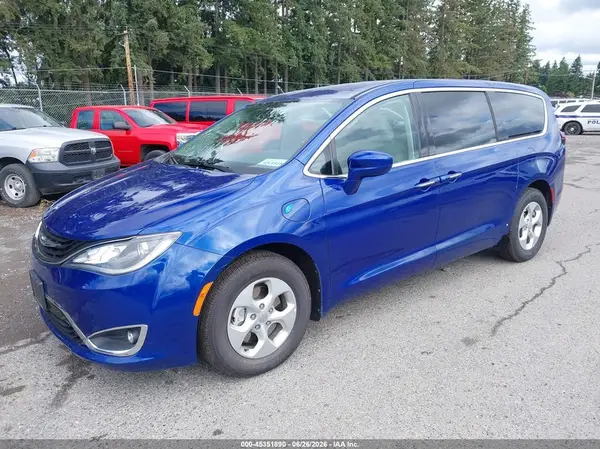2C4RC1H75JR276249 2018 CHRYSLER PACIFICA - Image 2
