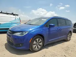 2C4RC1H75JR318290 2018 CHRYSLER PACIFICA