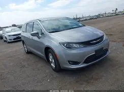 2C4RC1H75JR332965 2018 CHRYSLER PACIFICA