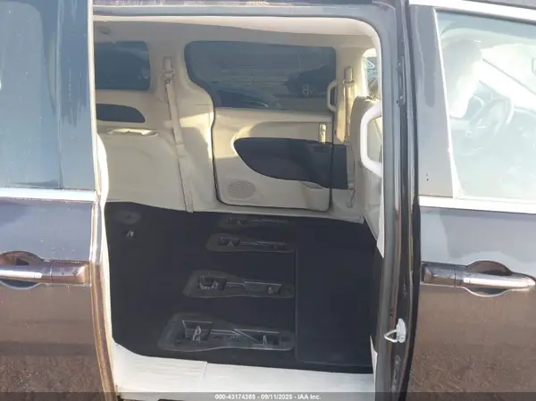 2C4RC1H76JR116039 2018 CHRYSLER PACIFICA - Image 8