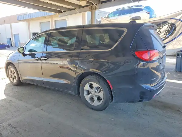 2C4RC1H76JR229859 2018 CHRYSLER PACIFICA - Image 2