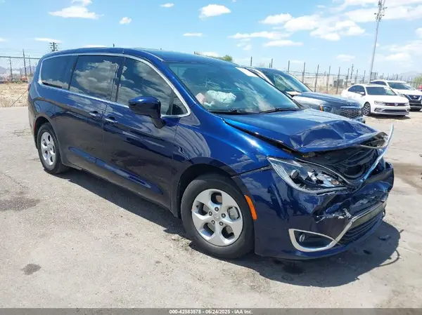 2C4RC1H76JR229988 2018 CHRYSLER PACIFICA - Image 1